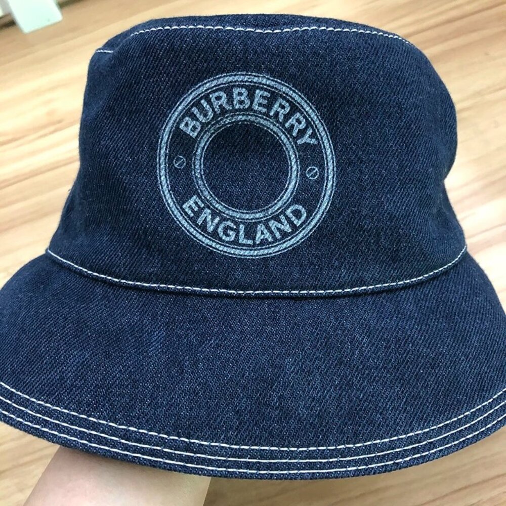NWT  Authentic Burberry graphic logo denim bucket hat - Picture 2 of 4